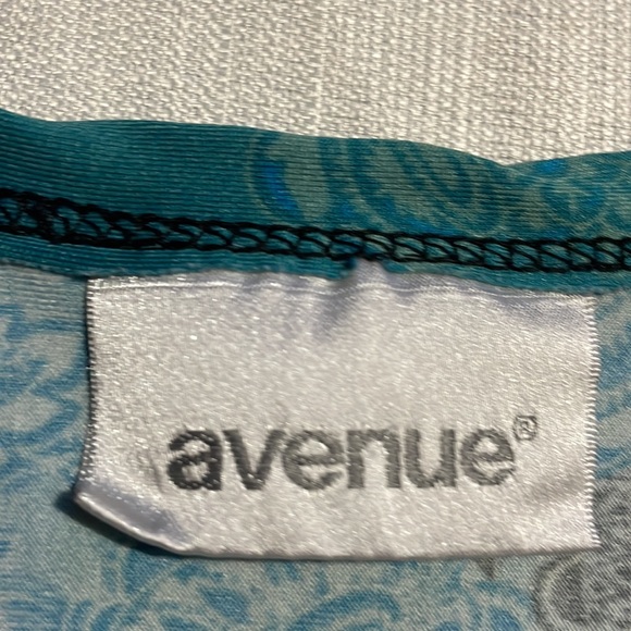 Avenue Paisley Print Beaded Collar Blouse - Picture 5 of 10